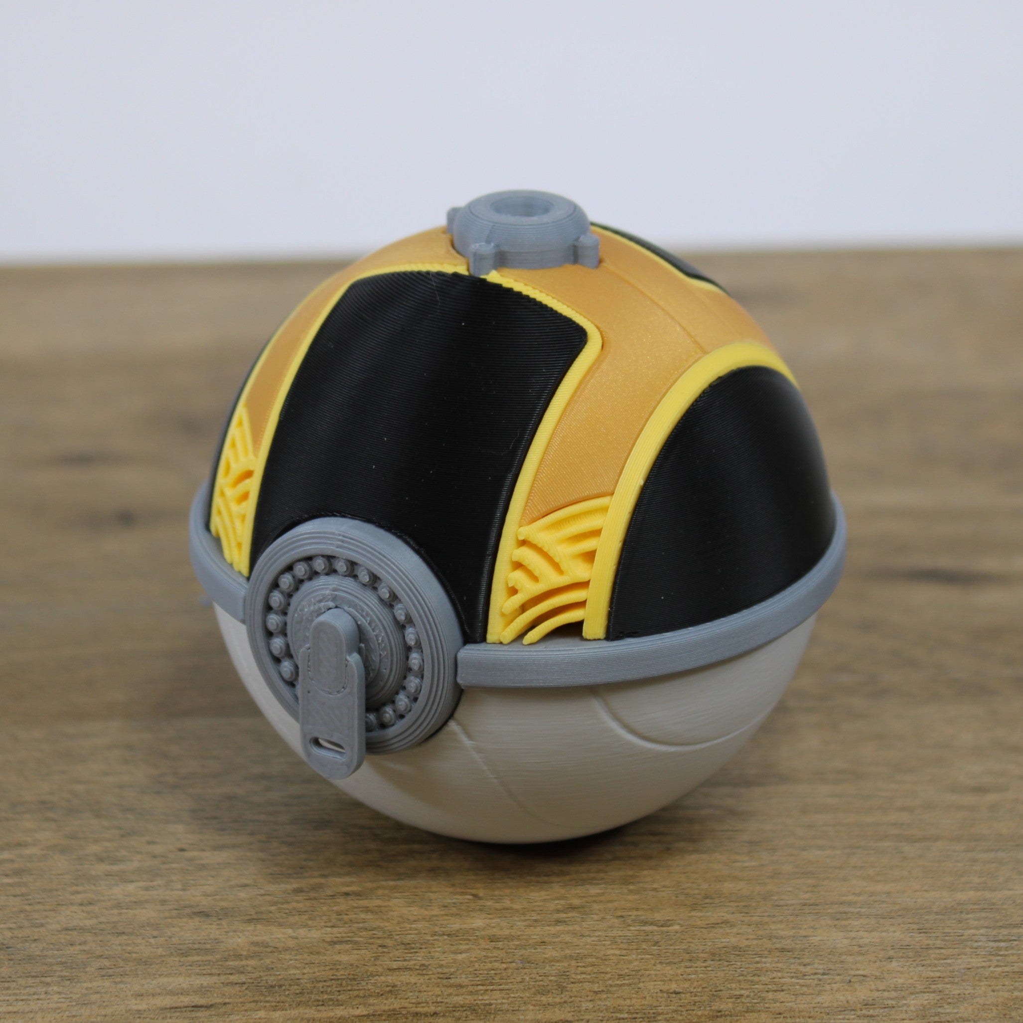 Hisui Ultra Ball